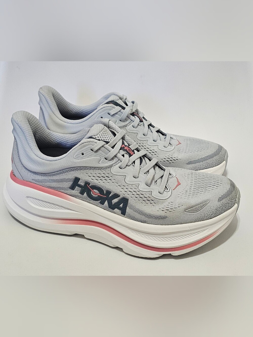 Women's Hoka One One Bondi 9 size 9